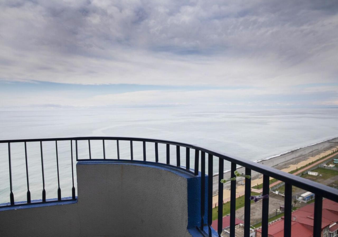 Horizons Apart Hotel Official Batumi Esterno foto