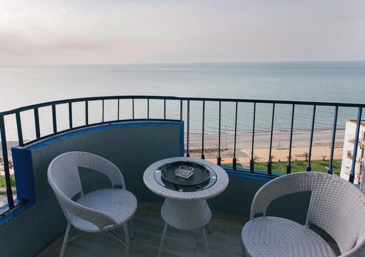 Horizons Apart Hotel Official Batumi Esterno foto